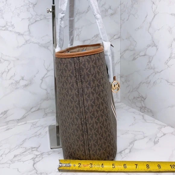 Michael Kors JST Medium Carryall Tote - Picture 2 of 9